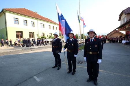 100 letnica PGD Begunje  gasilska parada 13 Foto Ljubo Vukelič